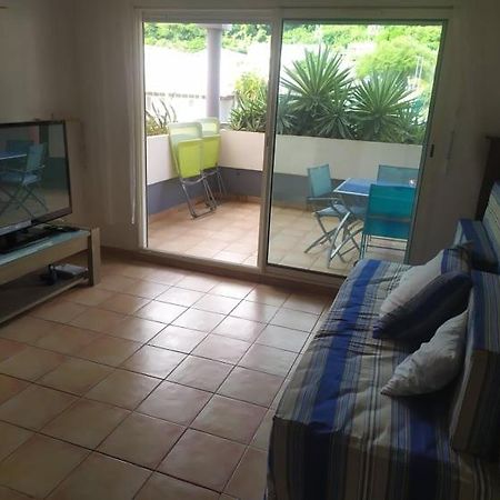 Charmant Appartement En Bord De Mer Avec Piscine Gourbeyre Exterior foto
